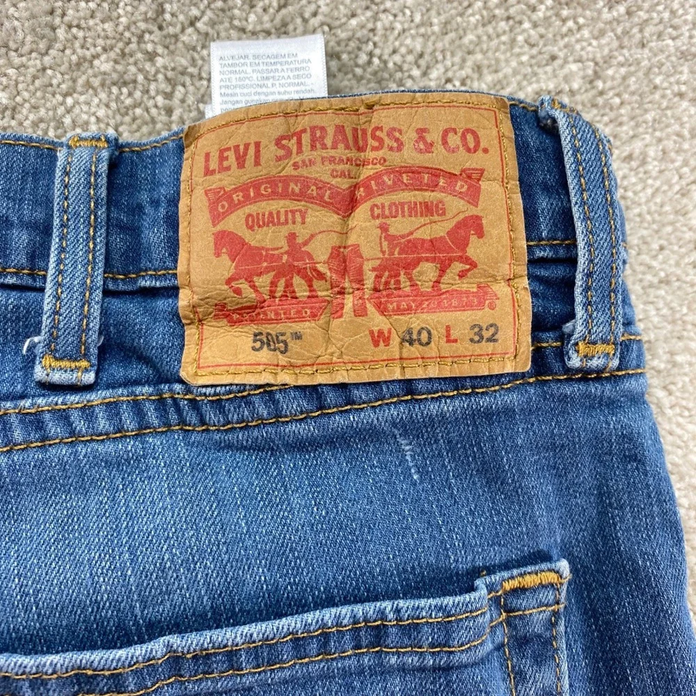 Levis‎ 505 Regular Fit Mens 40x32 Blue Medium Wash Straight Leg Jeans 00505-1064